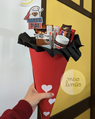 Ramo de chocolates "super pai flork"