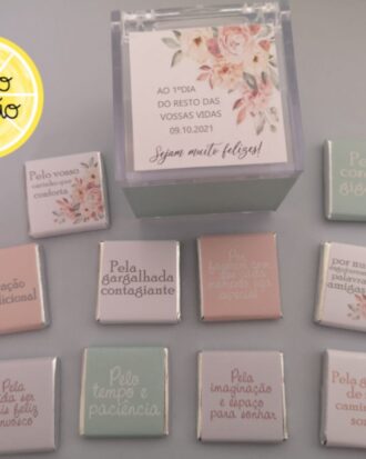 Caixa acrílica com napolitanas