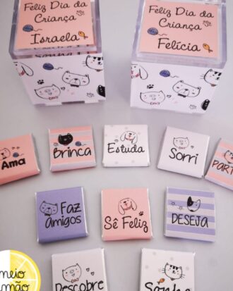 Caixa acrílica com napolitanas