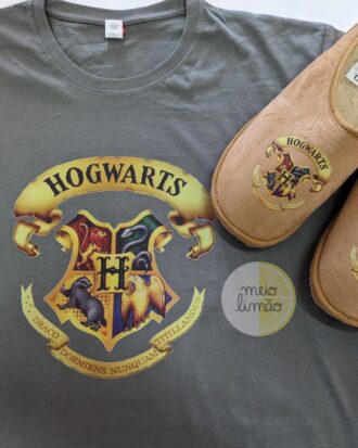 T-shirt e chinelos "Hogwarts"