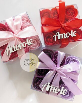 Caixa com 9 rosas em sabão