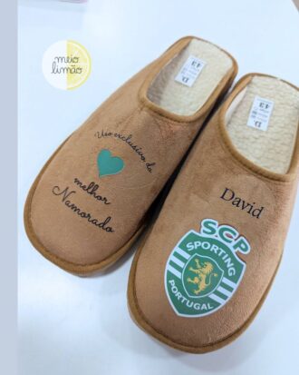 Chinelos/pantufas personalizados para namorado – “Uso exclusivo do melhor namorado” + símbolo da equipa + nome