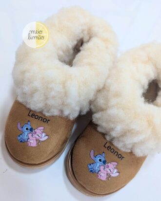 Pantufas infantis personalizadas – tema à escolha + nome da criança