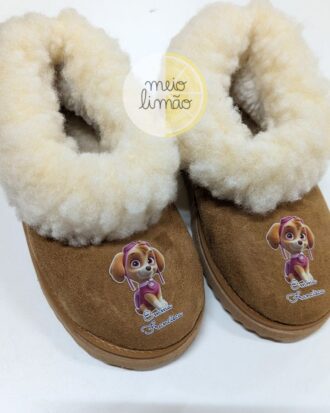 Pantufas infantis personalizadas – tema à escolha + nome da criança