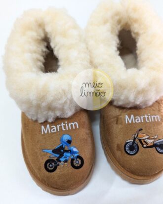 Pantufas infantis personalizadas – tema à escolha + nome da criança