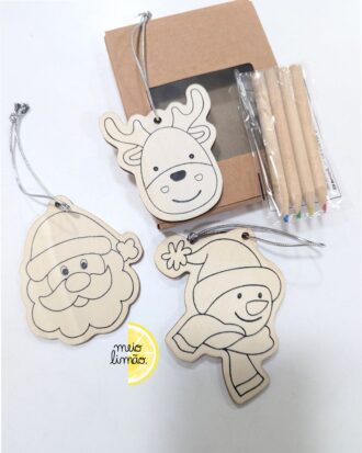 Kit de Natal para pintar: 3 enfeites em madeira + lápis de cor + fio para pendurar